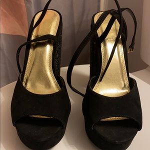 Black platform heels size 8
